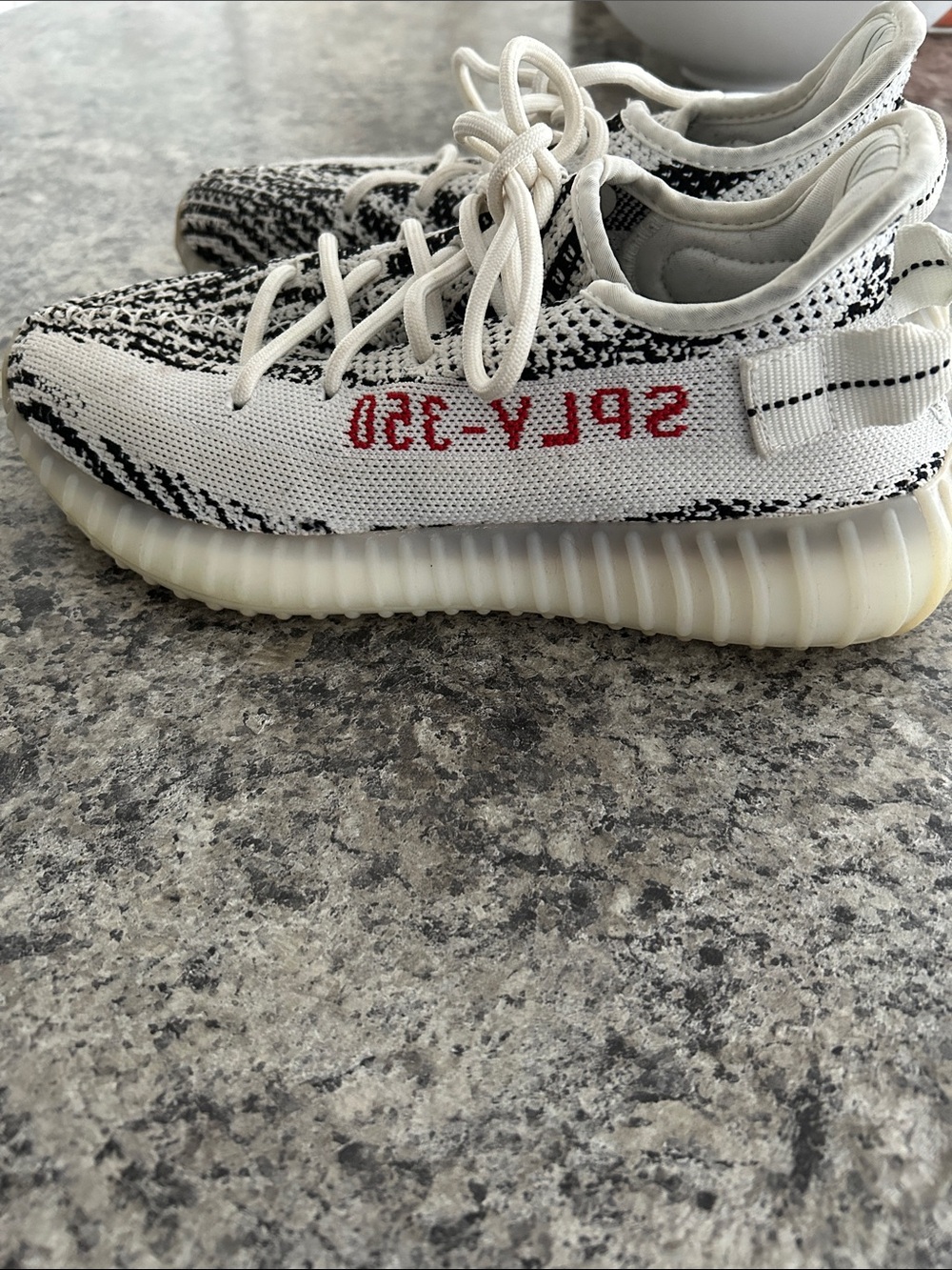 Adidas Yeezy 350 zebra - size 7.5 - Picture 3 of 6